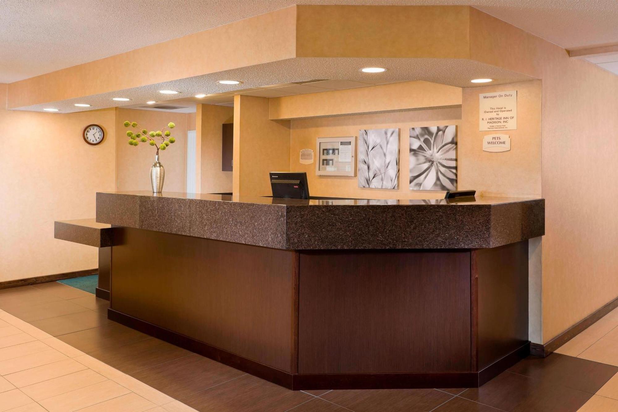 Residence Inn Madison East Exterior foto